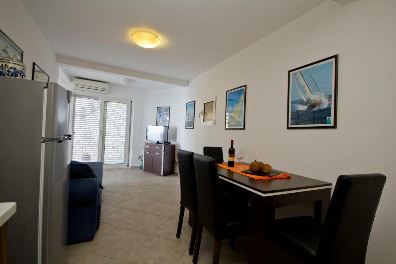 דוברה וודה Apartments Dora מראה חיצוני תמונה
