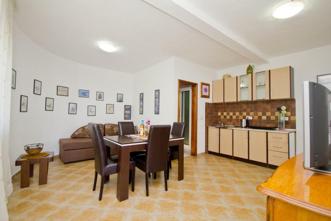 דוברה וודה Apartments Dora מראה חיצוני תמונה